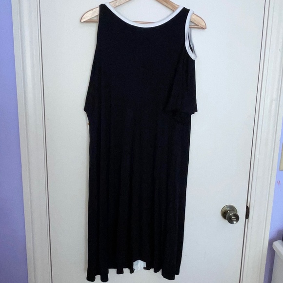 NWT Karen Kane Black and White Short Cut Out Sleeve Midi Loose Fit Flowing Dress - Picture 7 of 7
